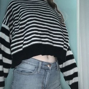 Cropped black and White cropped sweater